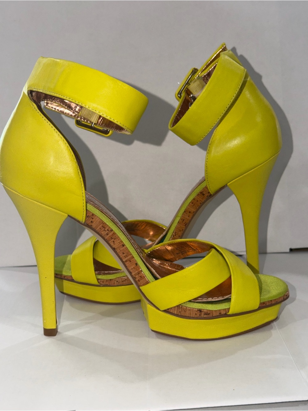 BCBGeneration "Zenas" Citron Neon/Lime Green Platform Sandals High Heels - Picture 3 of 11